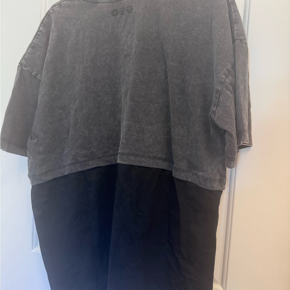 BTS Arirang World Tour & Gray Layered Graphic Tee  two tone New - Picture 5 of 8